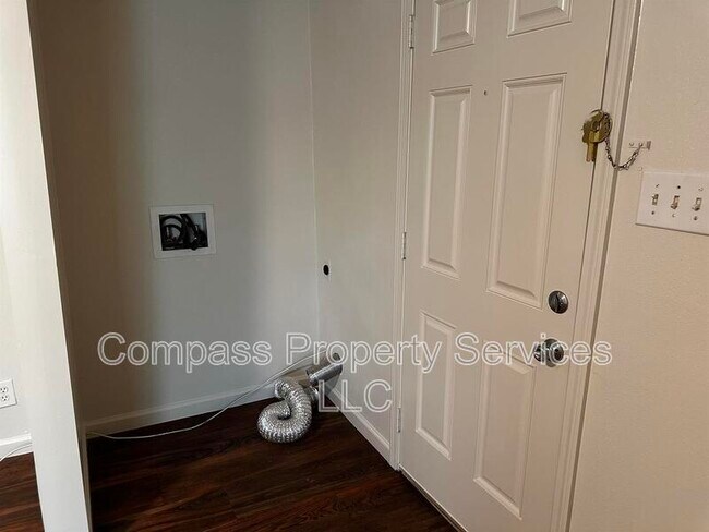 Building Photo - 507 Dunbar Ave