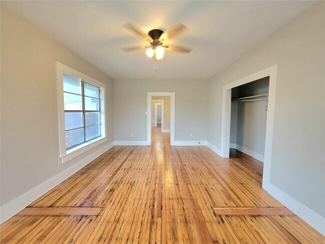 Building Photo - 2111 Freeman St