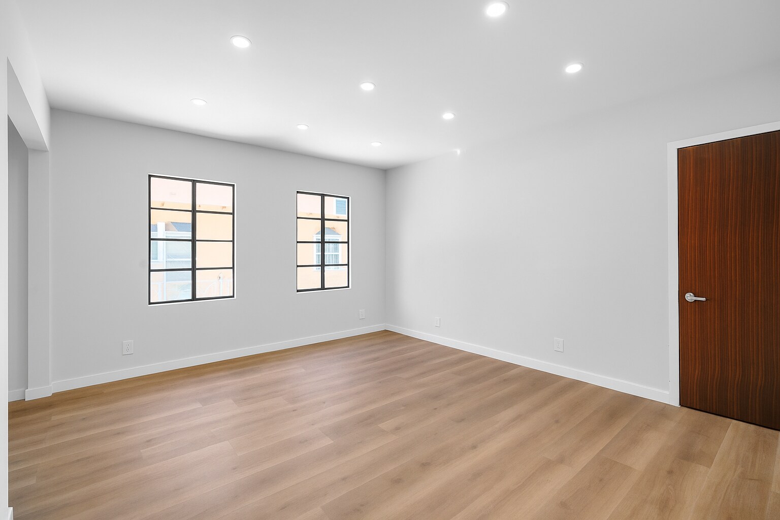 Building Photo - 213 S Gale Dr