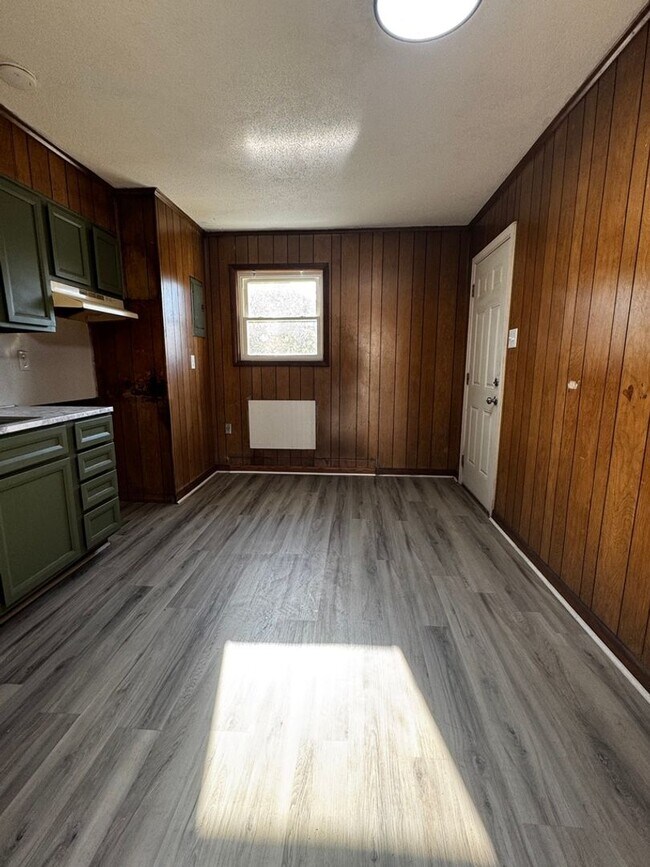 Building Photo - 505 N Ellis St