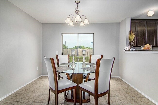 Building Photo - 8102 Yaupon View Dr