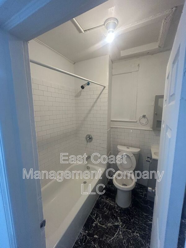 Building Photo - 2319 Reisterstown Rd
