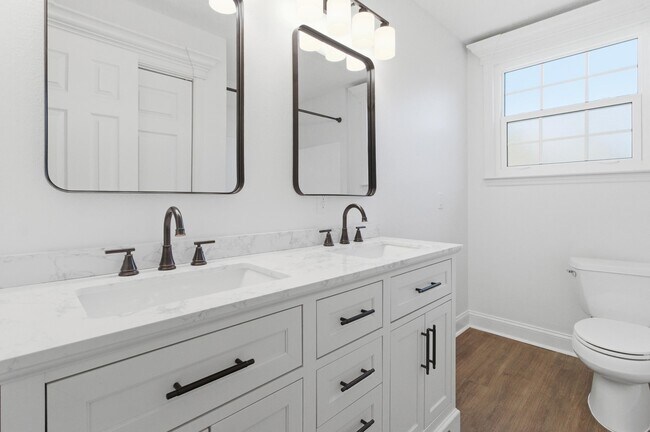 Building Photo - 17 Timberwood Ct