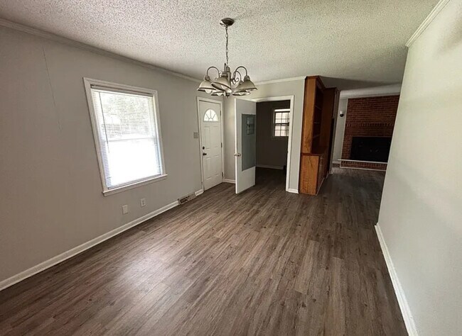 Building Photo - 106 Oakmont Ave