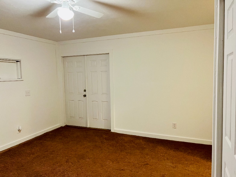 Building Photo - 100 Old Plank Rd