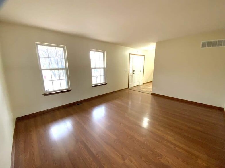 Building Photo - 153 Wedgeport Ct