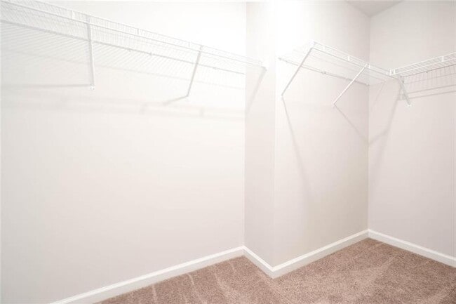 Building Photo - 625 Everett Ln