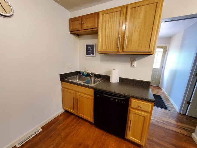 Building Photo - 3513 Dixie Dr