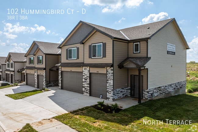 Building Photo - 102 Hummingbird Ct