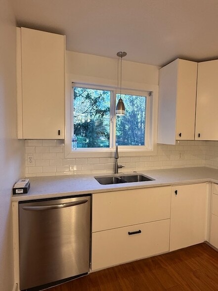 Building Photo - 6555 SW Terri Ct