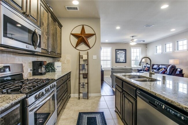 Building Photo - 3927 Cascade Sky Dr