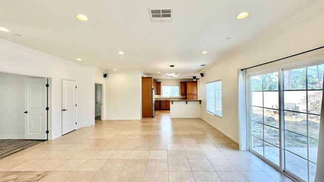 Building Photo - Great Single Story Home Minutes from Everything in Quiet cul-de-sac Street & Neighborhood Locatio...