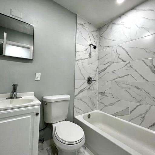 Building Photo - 808 NW 7th Terrace