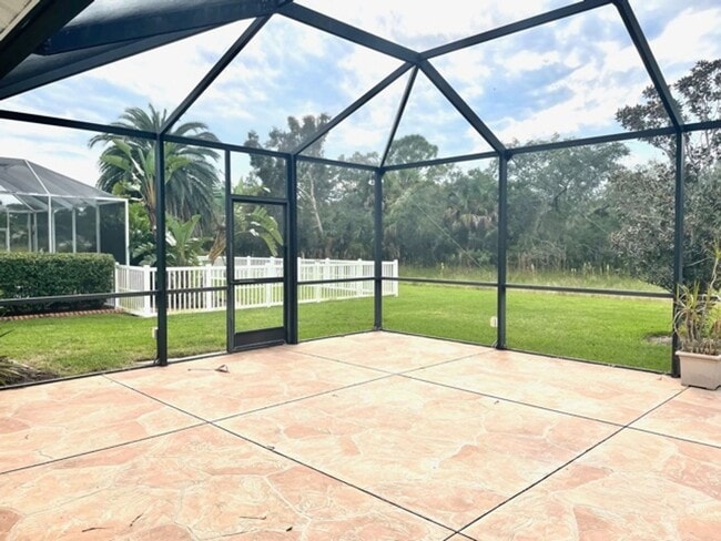 Building Photo - ANNUAL/FURNISHED HOME WITH LARGE LANAI - S...