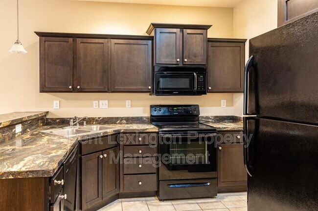 Building Photo - 3838 Nadia Ln