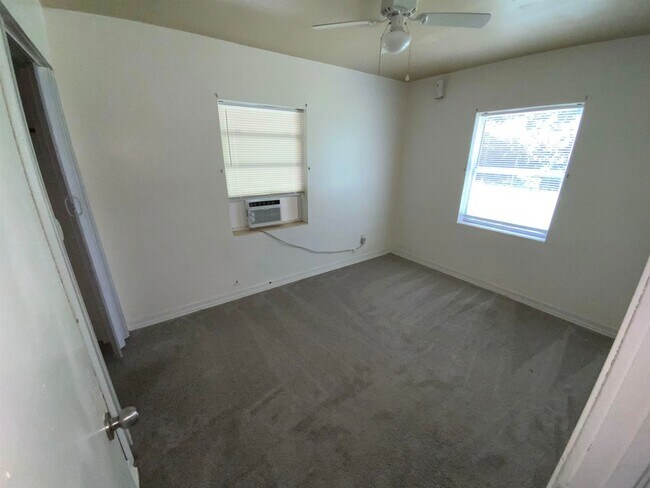 Building Photo - 2408 Gillis St