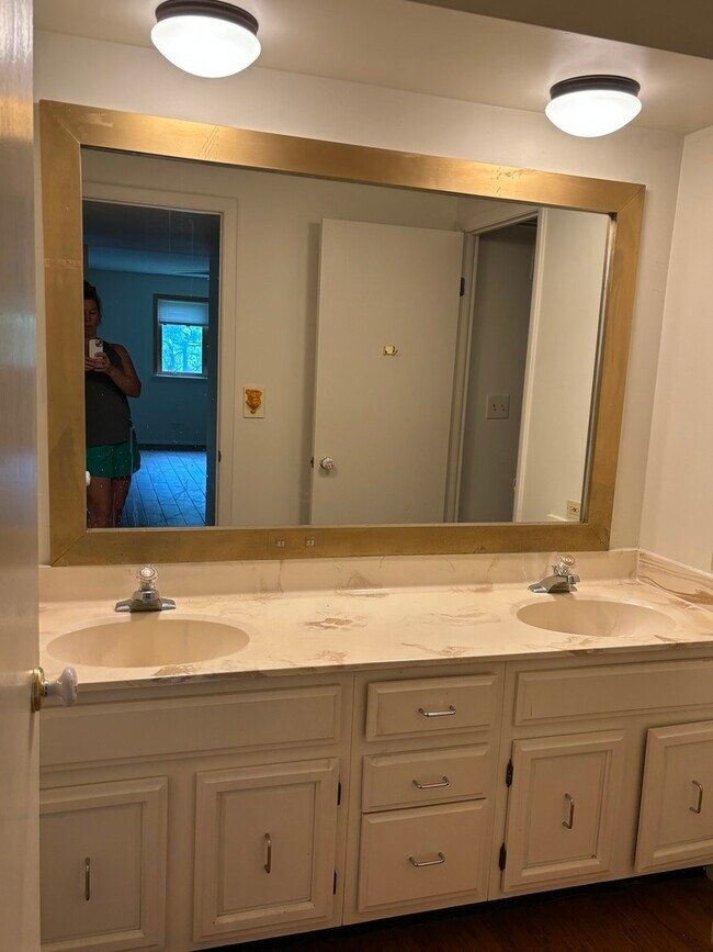 Building Photo - 13000 W Heiden Cir