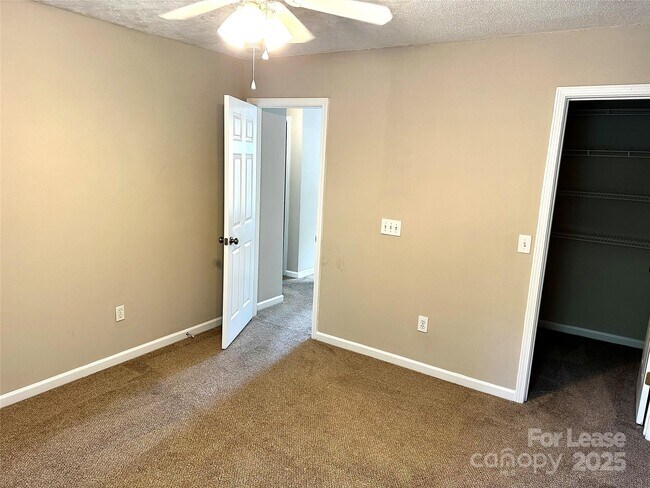 Building Photo - 8708 Laurel Run Dr