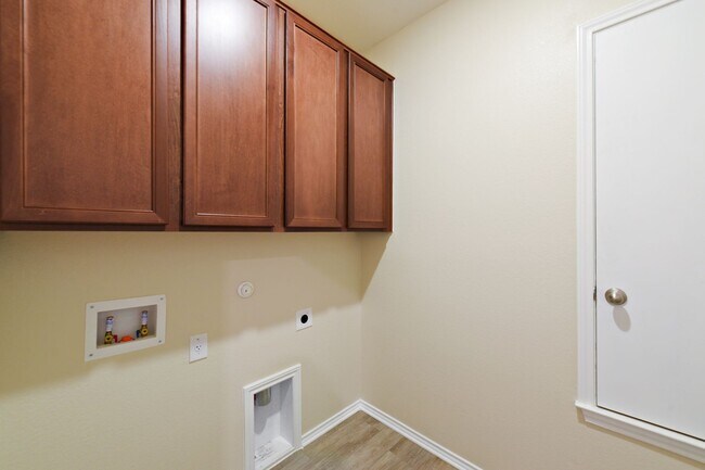 Building Photo - Applications Pending: Brand New Home for Lease in Southeast Austin