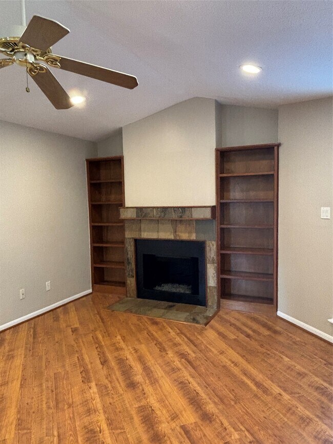 Building Photo - 12755 Mill Ridge Dr