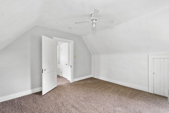 Building Photo - Stunning 4 bedroom home in Overbrook avail...