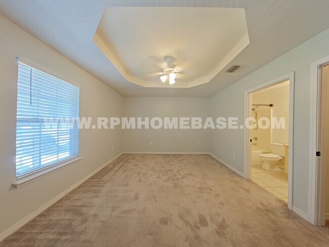 Building Photo - 4 Bed Navarre Home on Half+ Acre, Fenced Yard & Detached Garage Near Hurlburt