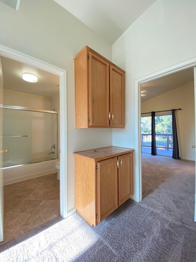 Building Photo - Spacious Home with a Pool & Hot Tub!