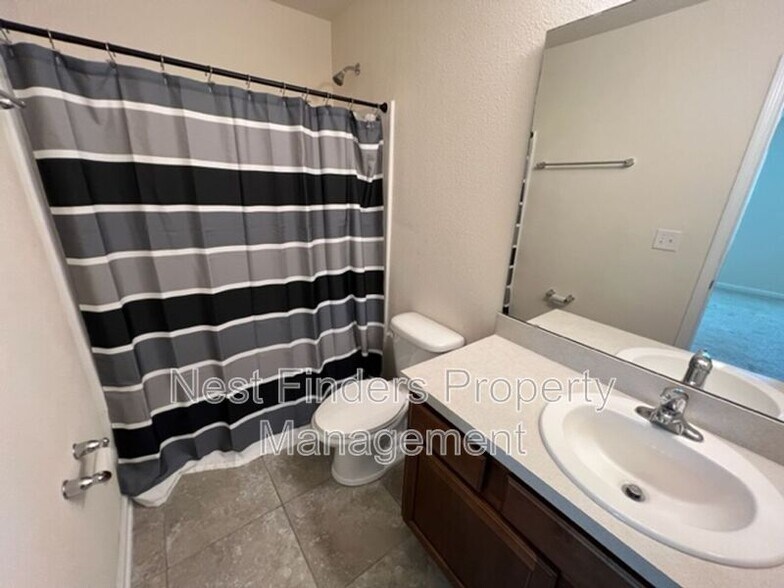 Building Photo - 726 Servia Dr