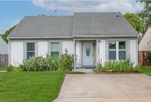 Building Photo - 1705 Maryus Ct