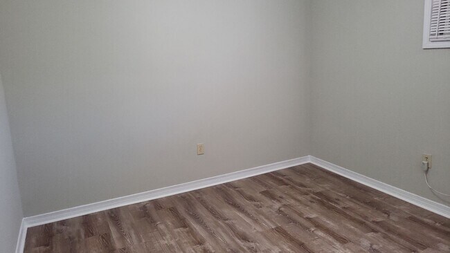 Building Photo - 209 Geneva St