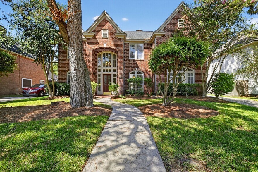 Building Photo - 3523 Shady Village Dr