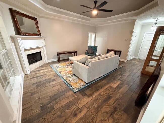 Building Photo - 601 Prairie View Dr