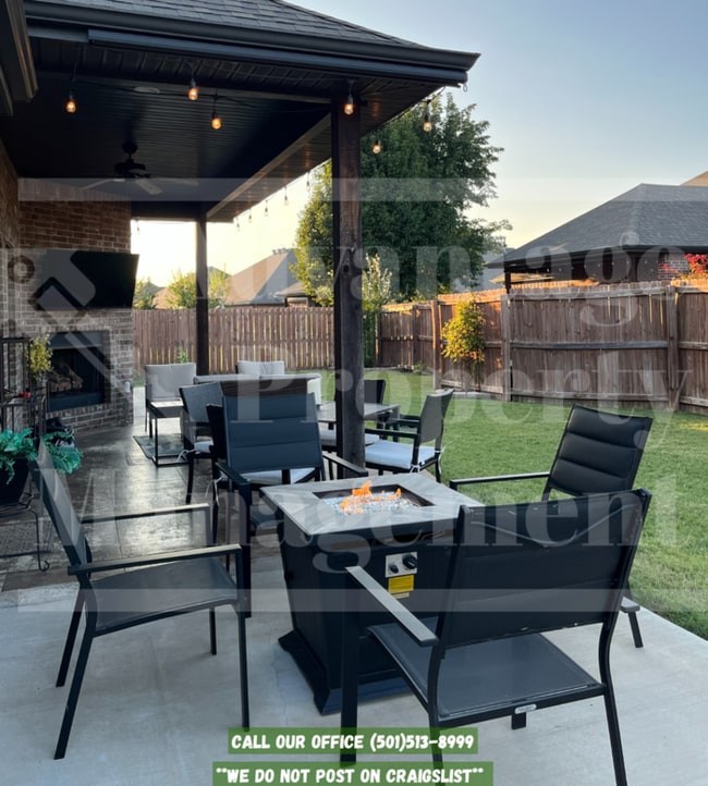 Building Photo - 6005 W W Dr