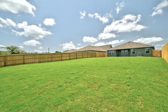 Building Photo - 106 N Richland Dr