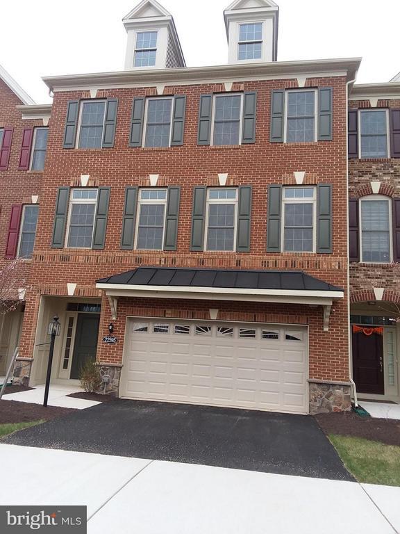 Building Photo - 22595 Windsor Locks Square