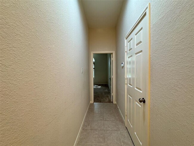 Building Photo - 5822 Pinellas Park Ct