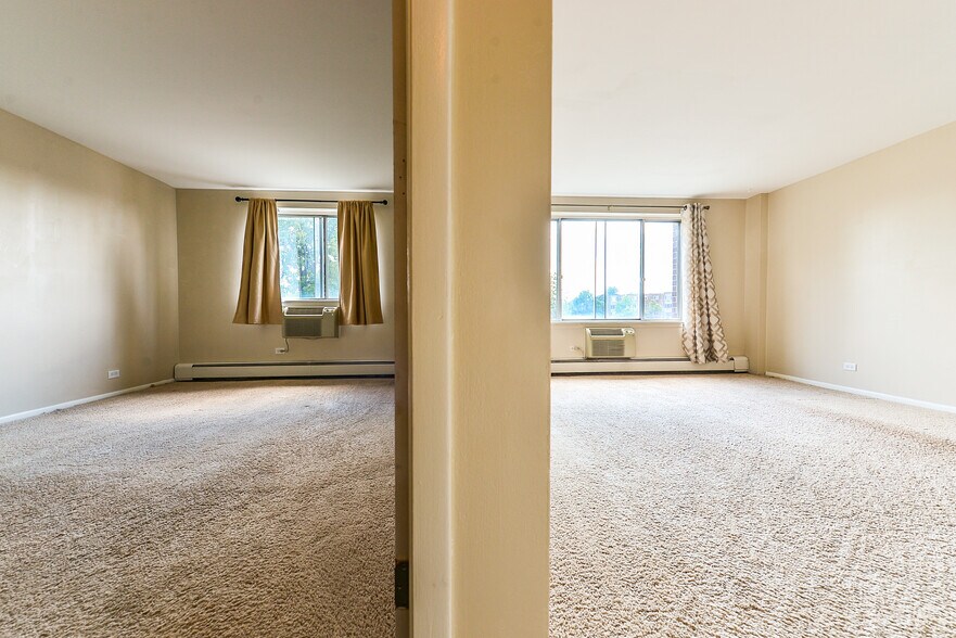 Building Photo - 1475 Rebecca Dr