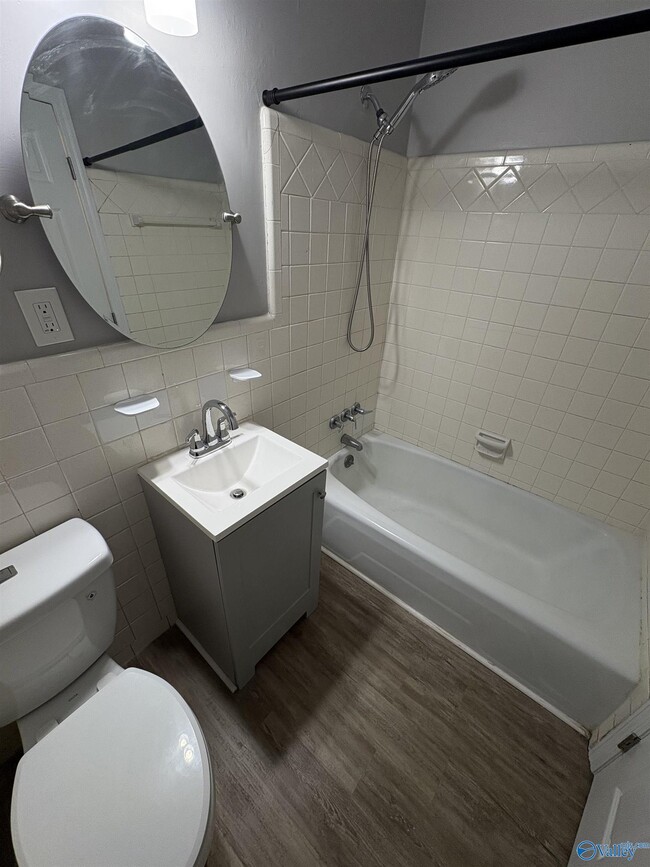 Building Photo - 3118 Adonna Dr NW