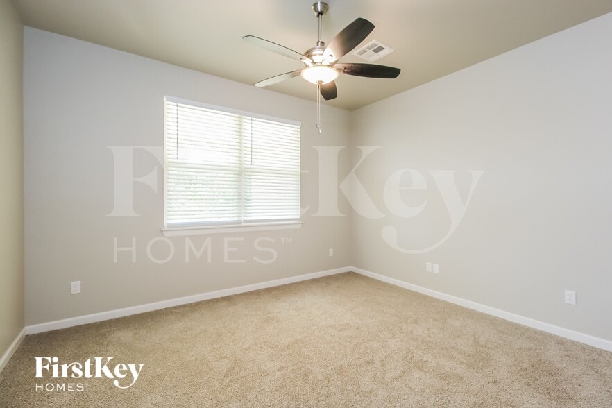 Building Photo - 15901 Aparados Wy