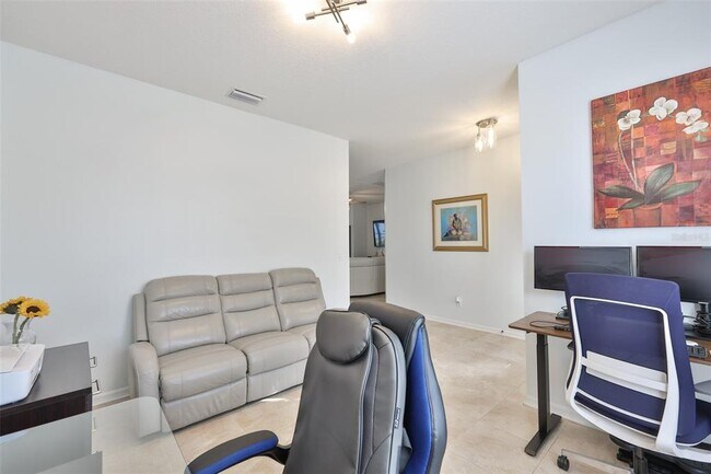 Building Photo - 823 Seminole Sky Dr