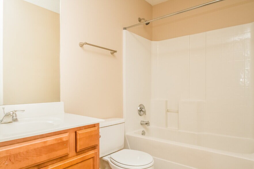 Building Photo - 408 Glenmore Ct