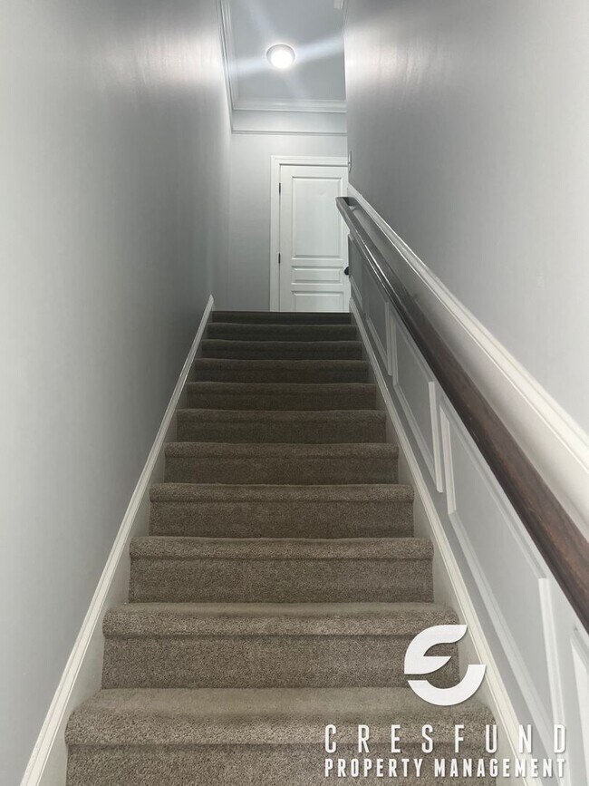 Building Photo - Lake View Luxury 2BR 2.5 Bath