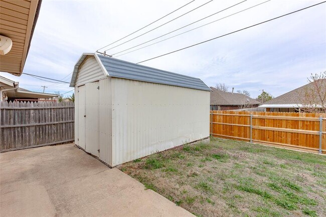Building Photo - 10304 Southridge Terrace