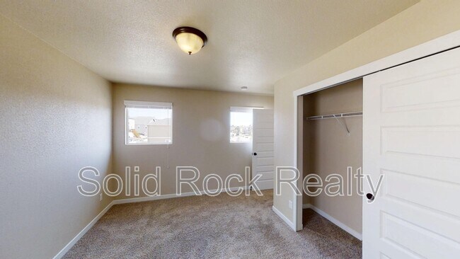 Building Photo - 1145 Antrim Loop
