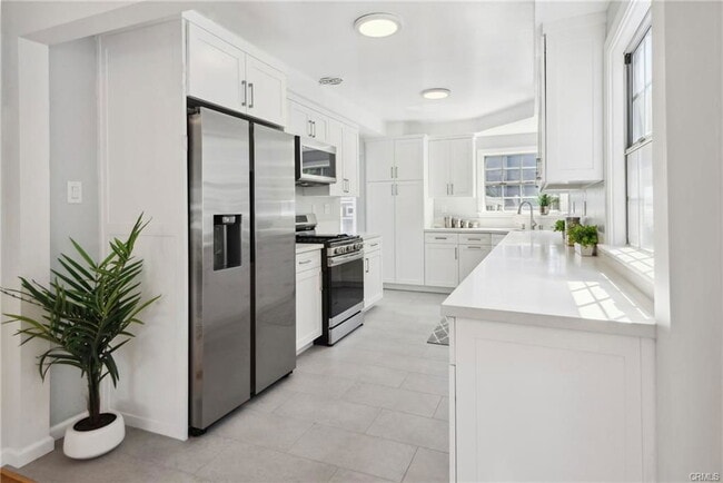 Building Photo - 526 Avenue A