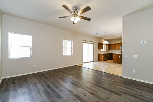 Building Photo - 5206 W Glass Ln