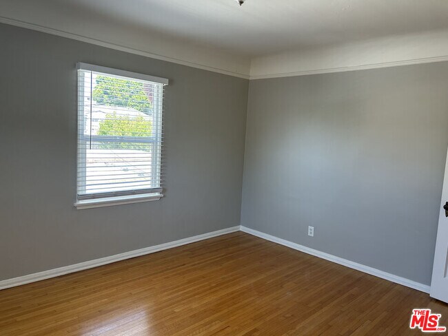 Building Photo - 4054 Madison Ave