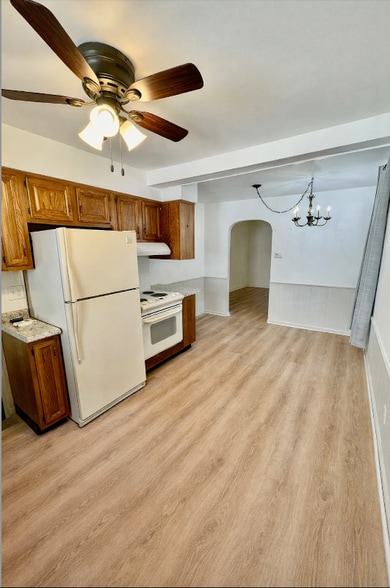 Building Photo - 112 S Villa Dr