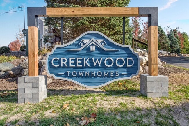 Building Photo - Legacy at Creekwood