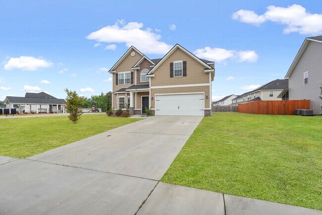 Building Photo - COMING EARLY JUNE 2026! (Pet Friendly)